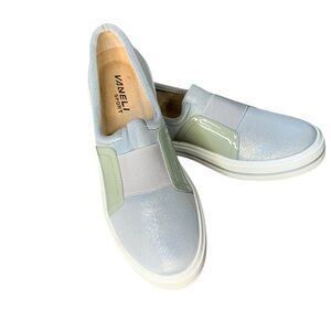 Van Eli Sport metallic‎ silver sneaker. EUC Size 8N